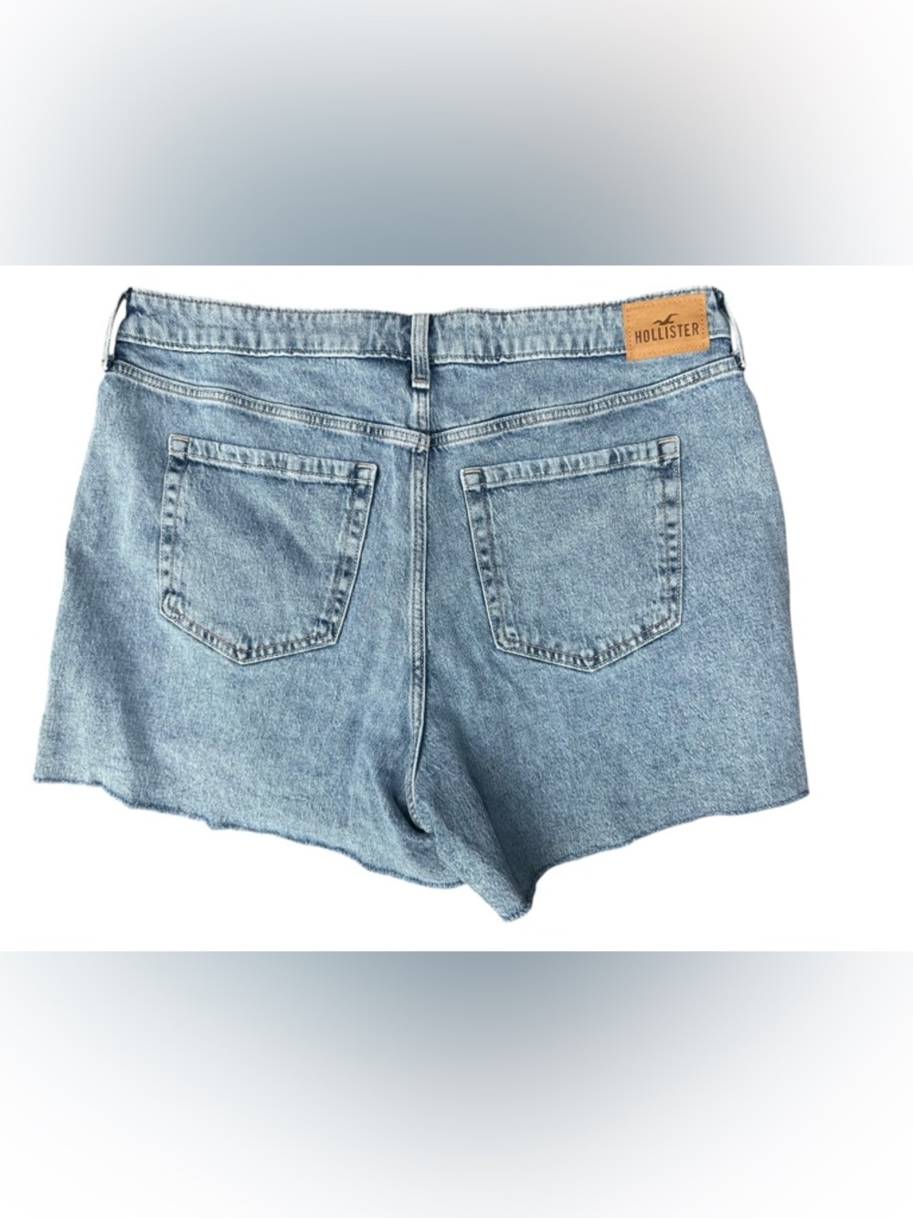 Hollister Ultra High Rise Mom Short Distressed Size 16 - Picture 2 of 3